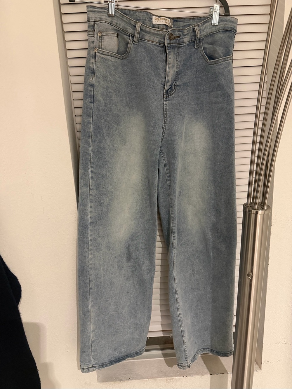 Wide-Leg Light Blue Jeans for Women